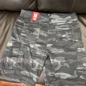 Men’s cargo shorts
